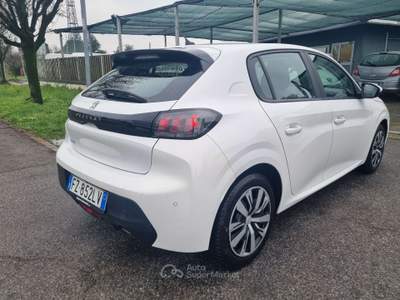 Peugeot 208 208 II 2019 1.2 puretech Active s Bianco usata TREVIGLIO
