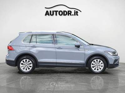 Volkswagen Tiguan 2.0 TDI 150CV DSG Life Fari LED, Navi, ACC, Km cer Grigio usata Monte San Giusto
