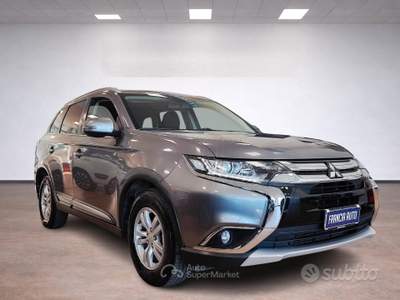 Mitsubishi Outlander 4WD Instyle usata MONTE SAN GIUSTO