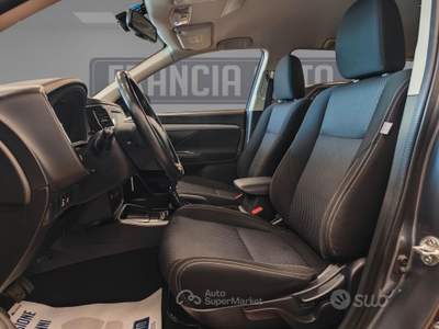 Mitsubishi Outlander 4WD Instyle usata MONTE SAN GIUSTO