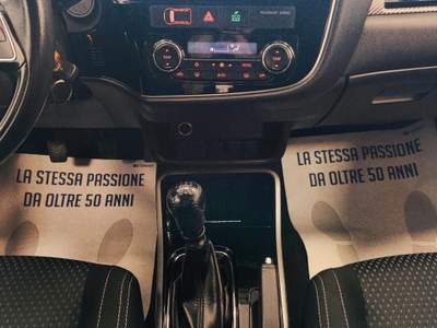 Mitsubishi Outlander 4WD Instyle usata MONTE SAN GIUSTO