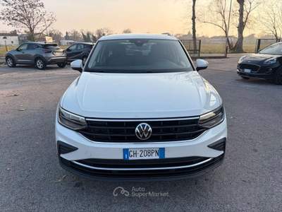 Volkswagen Tiguan SCR DSG Elegance Bianco usata VILLORBA