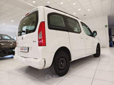 Peugeot Partner Partner Tepee MIX 1.6 8V  hdi  FAP 92cv E5 COMFORT*DIESEL* Bianco usata Alto Reno Terme