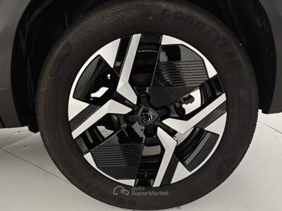 Peugeot 2008 PureTech 100 S&S Allure Bianco usata Capua
