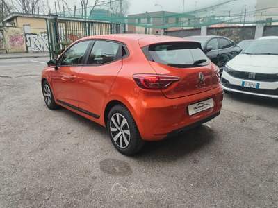 Renault Clio Clio V 1.0 sce Business 65cv my21 Arancione usata Milano