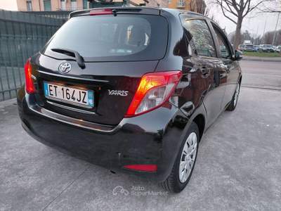 Toyota Yaris Yaris III 2011 5p 1.0 Lounge c/CL Nero usata Nova Milanese