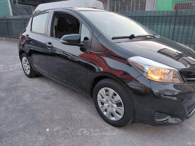 Toyota Yaris Yaris III 2011 5p 1.0 Lounge c/CL Nero usata Nova Milanese