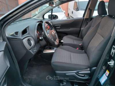 Toyota Yaris Yaris III 2011 5p 1.0 Lounge c/CL Nero usata Nova Milanese