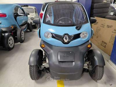 Renault Twizy 12cv Blu/Azzurro usata Nova Milanese Renault Twizy 12cv Blu/Azzurro usata Nova Milanese