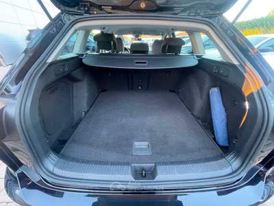 Volkswagen Golf 2.0 tdi Life 115cv dsg Blu/Azzurro usata Sarego