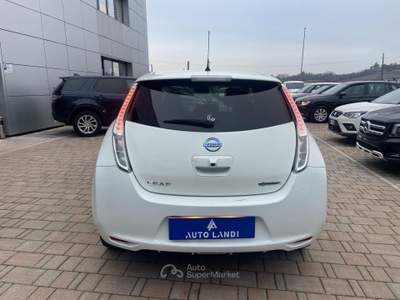 Nissan Leaf Tekna Flex 30kW 109cv Bianco usata Sarego