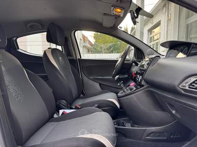 Lancia Ypsilon Metano di fabbrica, Passaggio escluso Bianco usata Roseto degli Abruzzi