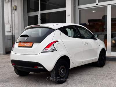 Lancia Ypsilon Metano di fabbrica, Passaggio escluso Bianco usata Roseto degli Abruzzi