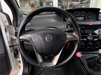 Lancia Ypsilon Metano di fabbrica, Passaggio escluso Bianco usata Roseto degli Abruzzi