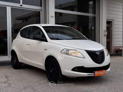 Lancia Ypsilon Metano di fabbrica, Passaggio escluso Bianco usata Roseto degli Abruzzi