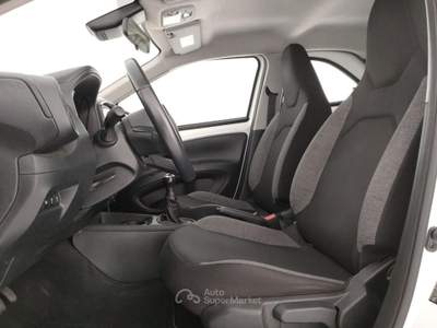Toyota Aygo 1.0 VVT-i 72 CV 5 porte Active Bianco usata Barletta