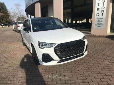 Audi Q3 1.5 IBRIDO-BENZ - S-LINE Bianco usata Briga Novarese