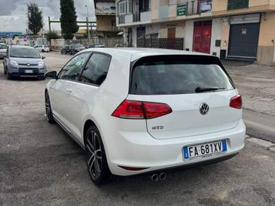 Volkswagen Golf VII 2013 3p 2.0 tdi Gtd Bianco usata Sant'Antimo