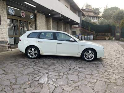 Alfa Romeo 159 JTDm Sportwagon Super NEO PATENTATI Bianco usata Perugia
