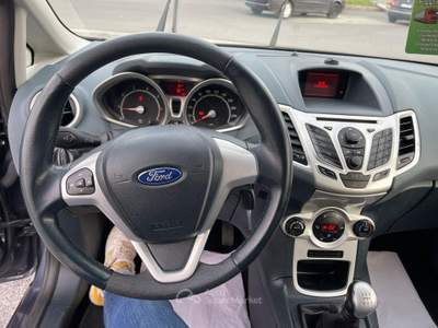 Ford Fiesta TITANIUM 5PORTE 1.4 GPL/BENZINA MANIACALE Grigio usata giugliano in campania