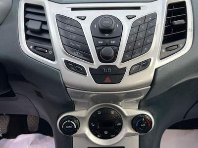 Ford Fiesta TITANIUM 5PORTE 1.4 GPL/BENZINA MANIACALE Grigio usata giugliano in campania