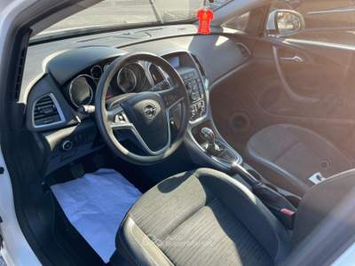 Opel Astra 1.7CDTI 110CV STATION WAGON Bianco usata giugliano in campania