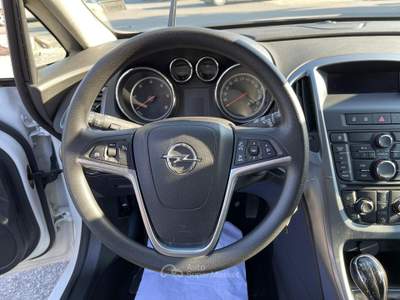 Opel Astra 1.7CDTI 110CV STATION WAGON Bianco usata giugliano in campania