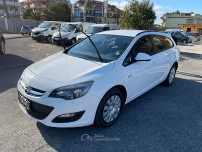 Opel Astra 1.7CDTI 110CV STATION WAGON Bianco usata giugliano in campania