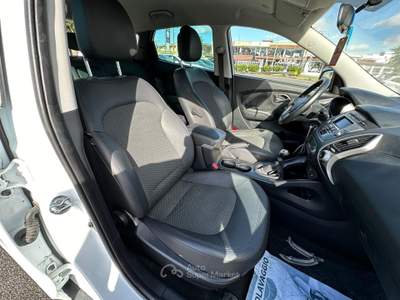 Hyundai ix35 STYLE 2.0CRDi 136CV EURO5 Bianco usata giugliano in campania