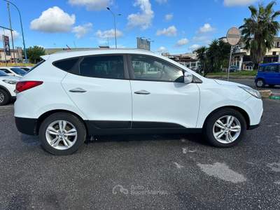 Hyundai ix35 STYLE 2.0CRDi 136CV EURO5 Bianco usata giugliano in campania