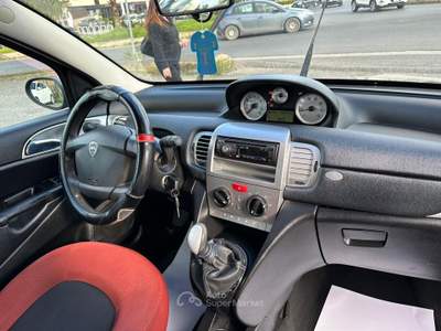 Lancia Ypsilon 1.4GPL/BENZINA 16V 77CV NUOVAAAAAA Nero usata giugliano in campania