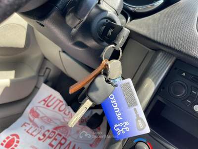 Peugeot 207 XS 1.6HDI 90CV 5 PORTE Blu/Azzurro usata giugliano in campania
