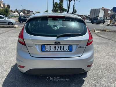 Ford Fiesta 1.4TDCI 68CV 5PORTE Grigio usata giugliano in campania