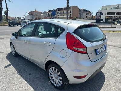 Ford Fiesta 1.4TDCI 68CV 5PORTE Grigio usata giugliano in campania