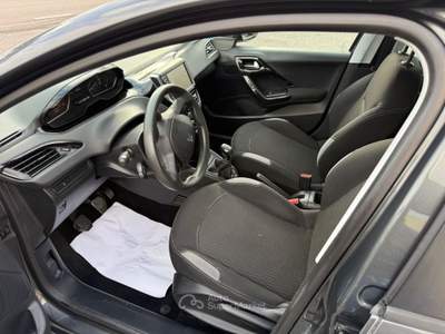 Peugeot 208 5PORTE 1.4HDI 68CV EURO5B Grigio usata giugliano in campania