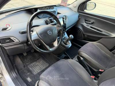 Lancia Ypsilon 1.2 69 CV 5 porte S&S GOLD Argento usata Arcola