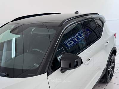 Volvo XC40 D3 2.0d 190cv GEARTRONIC AWD R-DESIGN Bianco usata Pollenza