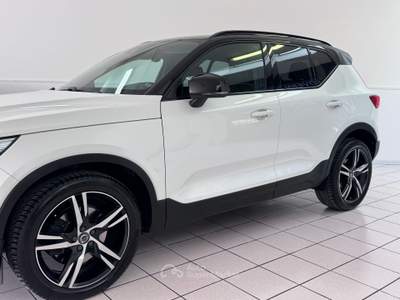 Volvo XC40 D3 2.0d 190cv GEARTRONIC AWD R-DESIGN Bianco usata Pollenza