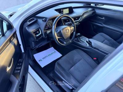 Lexus UX 250 184cv Hybrid Tagliandi Garanzia LEXUS Bianco usata Roma