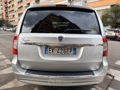 Lancia Voyager 2.8d 163cv Automatica 7 Posti Argento usata Roma