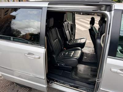 Lancia Voyager 2.8d 163cv Automatica 7 Posti Argento usata Roma
