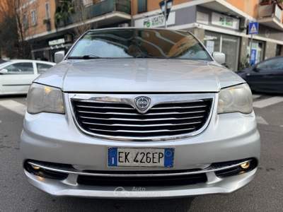 Lancia Voyager 2.8d 163cv Automatica 7 Posti Argento usata Roma