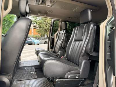 Lancia Voyager 2.8d 163cv Automatica 7 Posti Argento usata Roma