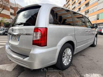 Lancia Voyager 2.8d 163cv Automatica 7 Posti Argento usata Roma