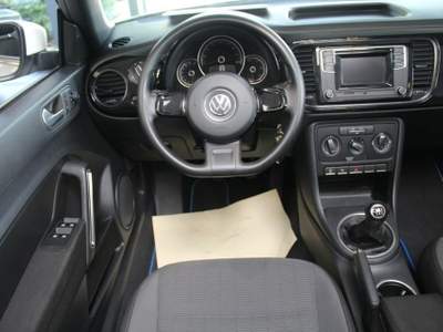 Volkswagen Maggiolino Cabrio 1.2 TSI Design BlueMotion Technology Bianco usata Castelnuovo Rangone
