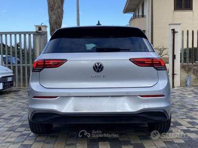 Volkswagen Golf 8 Life 2.0 TDI 116CV usata Partinico