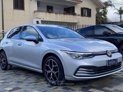 Volkswagen Golf 8 Life 2.0 TDI 116CV usata Partinico