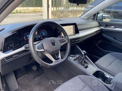 Volkswagen Golf 8 Life 2.0 TDI 116CV usata Partinico
