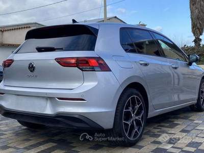 Volkswagen Golf 8 Life 2.0 TDI 116CV usata Partinico
