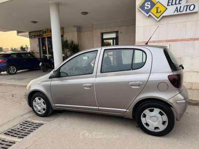 Toyota Yaris 1.4 Tdi D-4D Sol '03 Grigio usata Andria
